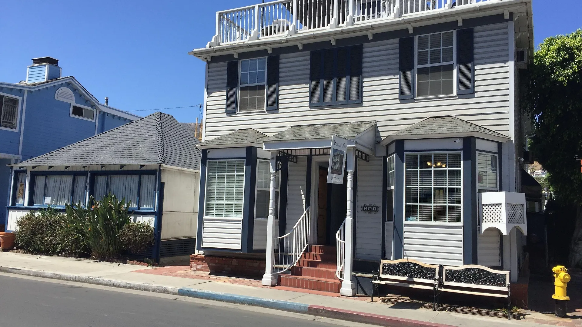 Staying in Avalon: 4 Central Hotels on Catalina Island Compared